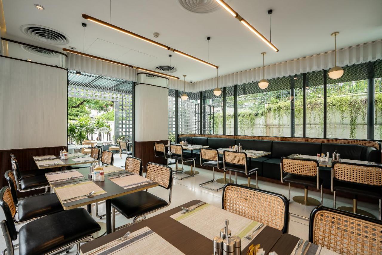Hotel Amber Sukhumvit 85 Banguecoque Exterior foto